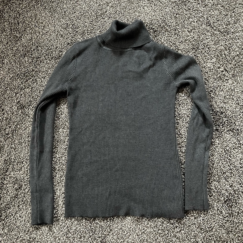 Grey Turtleneck ribbed top
